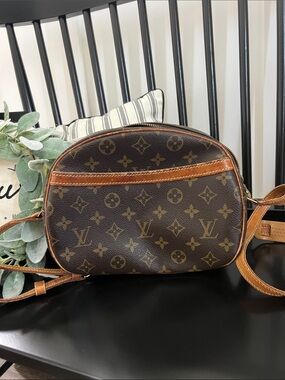 Louis Vuitton Monogram Blois Vintage Canvas Crossbody
